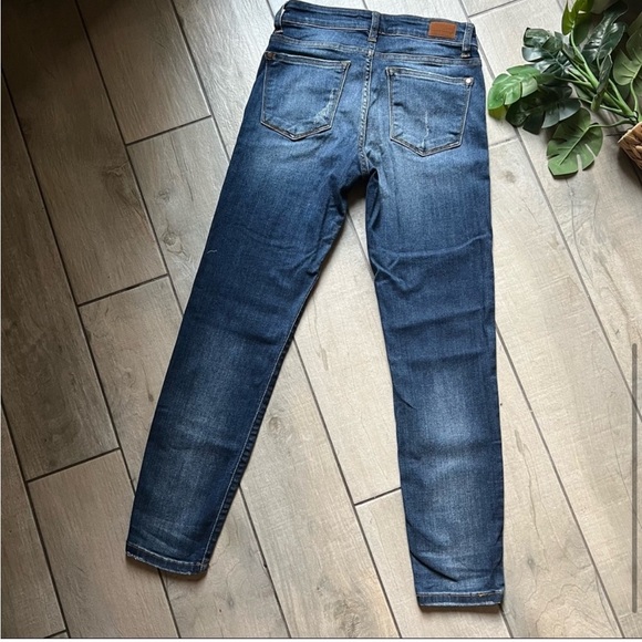 Judy blue relaxed fit dark wash cigarette jeans- size 3. - Picture 4 of 7